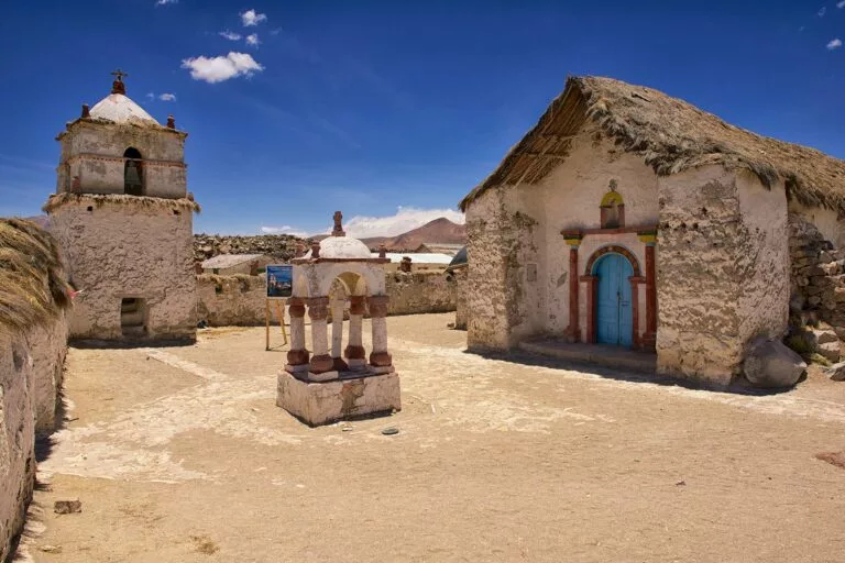 Iglesia de Parinacota Putre Chile 768x512